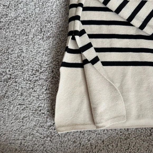 Пуловер HM на райе