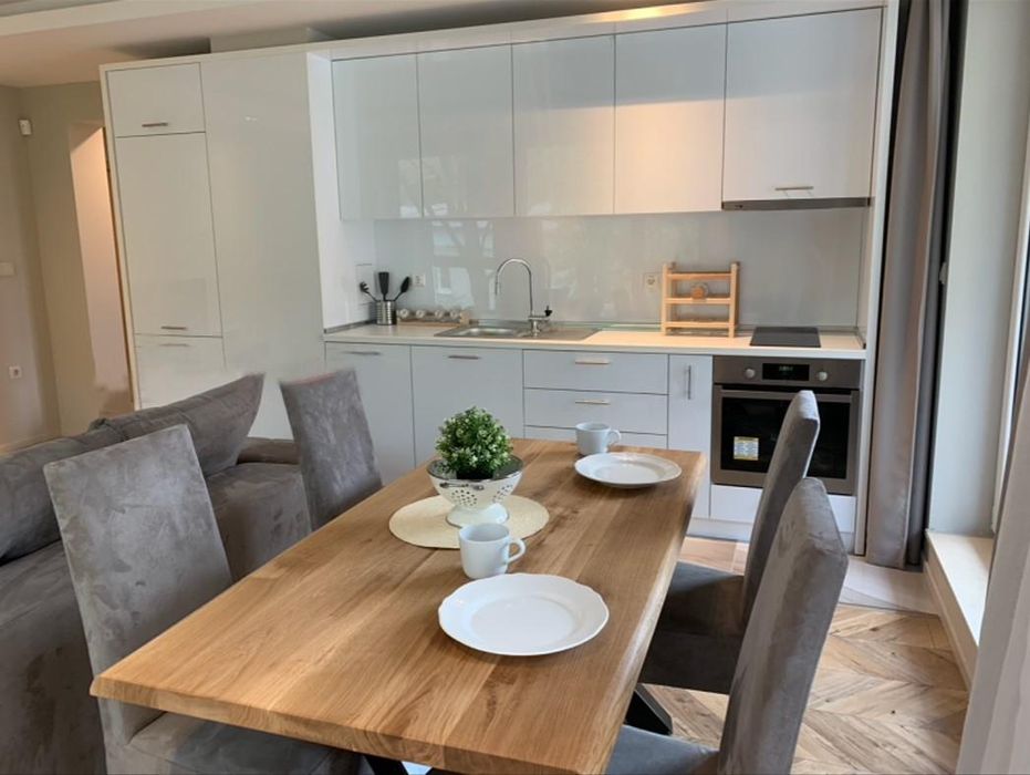 Дава се под наем Тристаен апартамент в София, Лозенец - 106 кв.м за 1400 € - Снимка #3