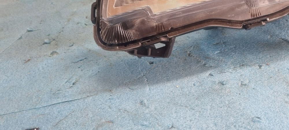 Lumina de zii stanga hyundai i30