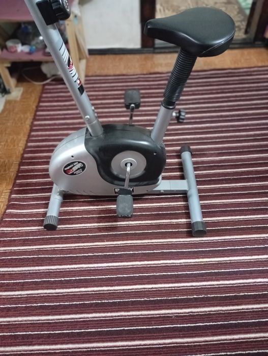 Велотренажёр продам.