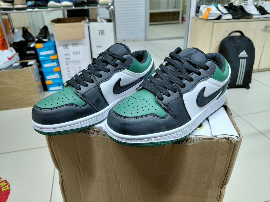 Продам кроссовки от Nike