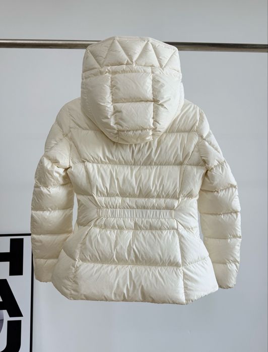 Дамски якета Moncler