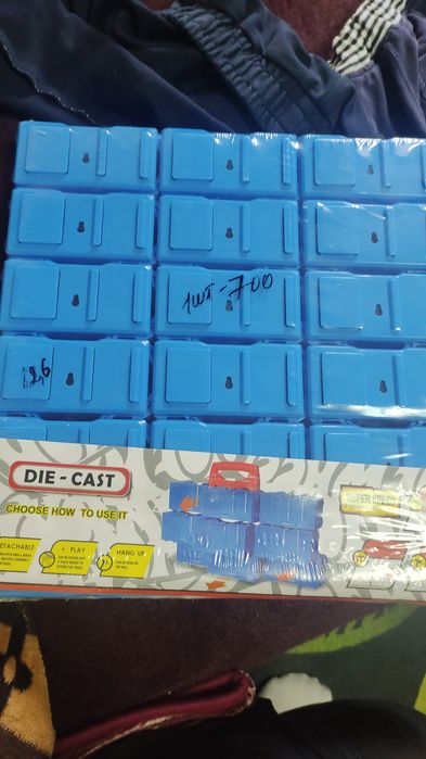 Продам машинки игрушки