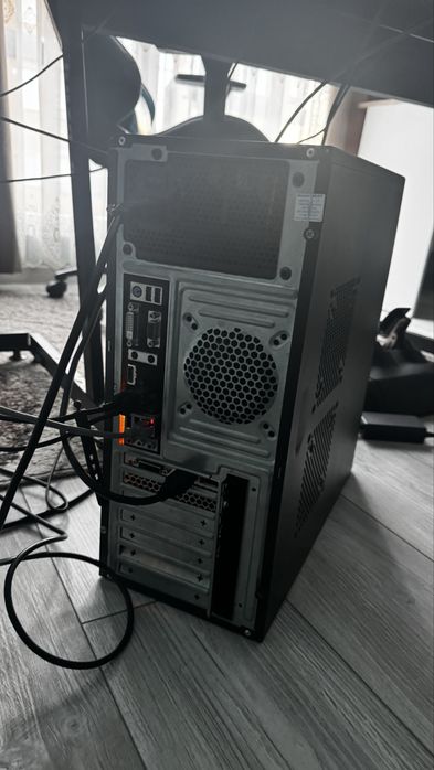 Настолен Компютър