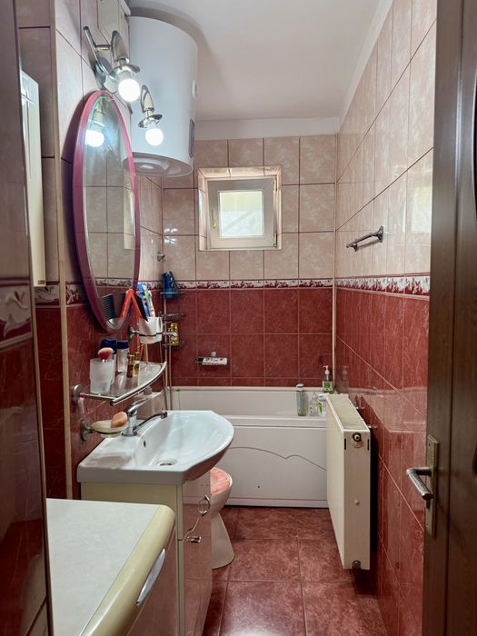 Închiriez apartament 2 camere, Râmnicu Vâlcea, zona Nord, parter, bloc reabilitat