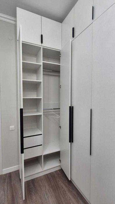 Шкаф  новый  удобный