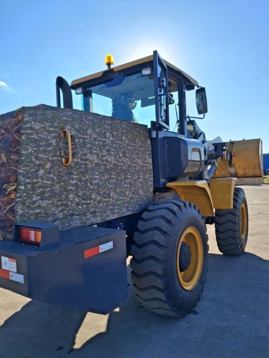 Фронтальный погрузчик XCMG LW300FN