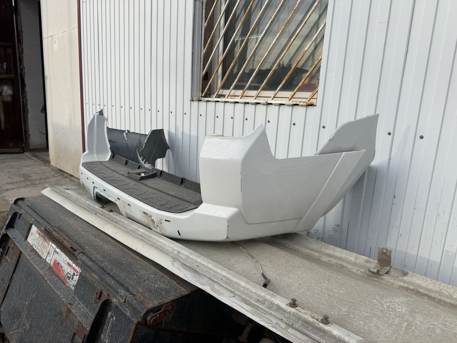 Задний бампер 4Runner б/у оригинал