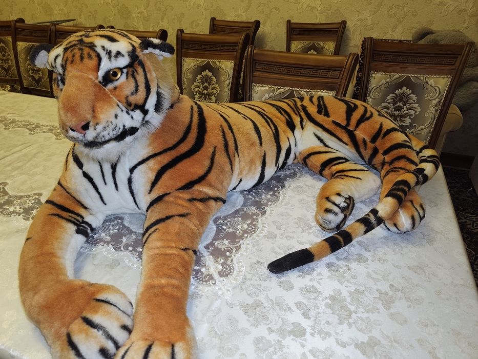 Yumshoq o'yinchoq tigr