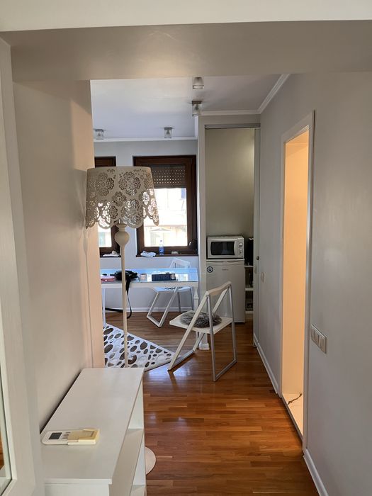 Дава се под наем Едностаен апартамент в Пловдив, Център - 40 кв.м за 382.5 € - Снимка #2