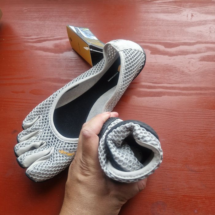 Продам босоногие, пятипалые балетки vibram 23000тг