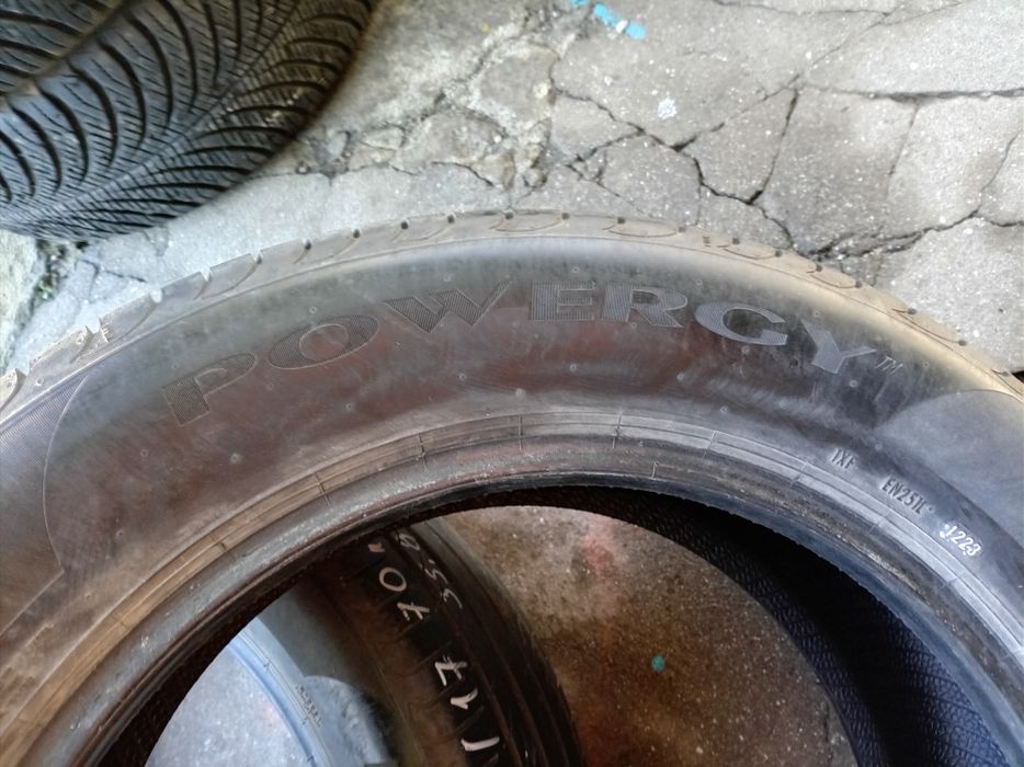 Гуми 225/55/17 2бр.Пирели 23г.