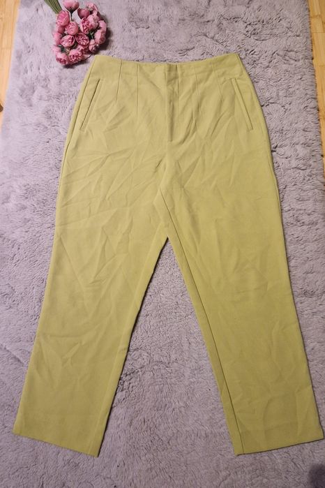 Pantaloni Stradivarius mărimea 42, talie înaltă