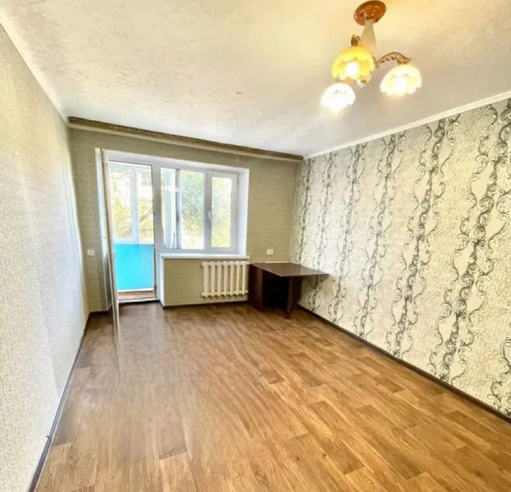 продам 1-ком. 32кв. центр 3-этаж