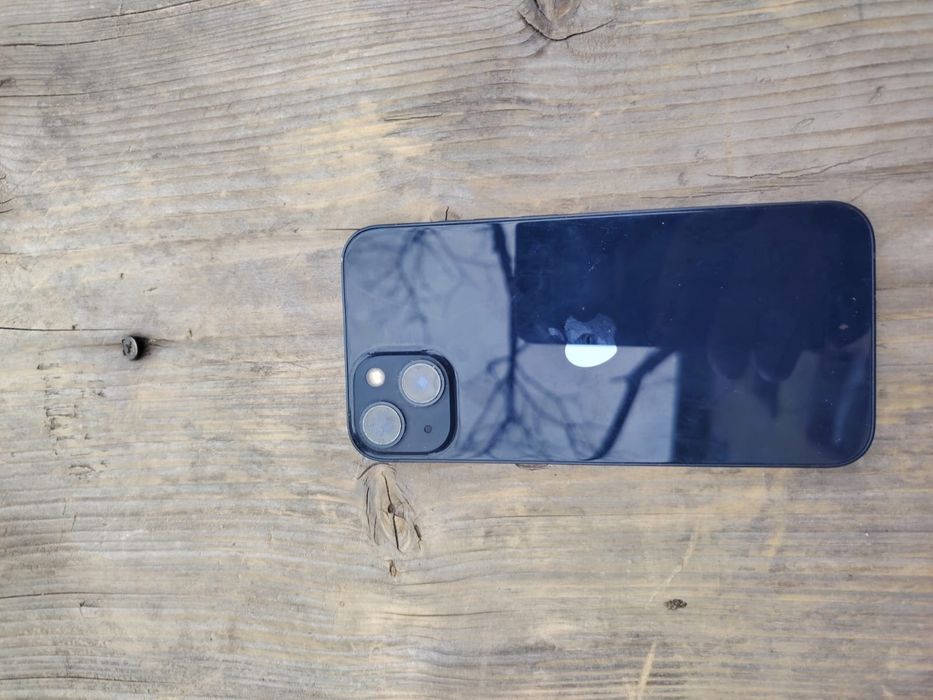 Продам айфон 13