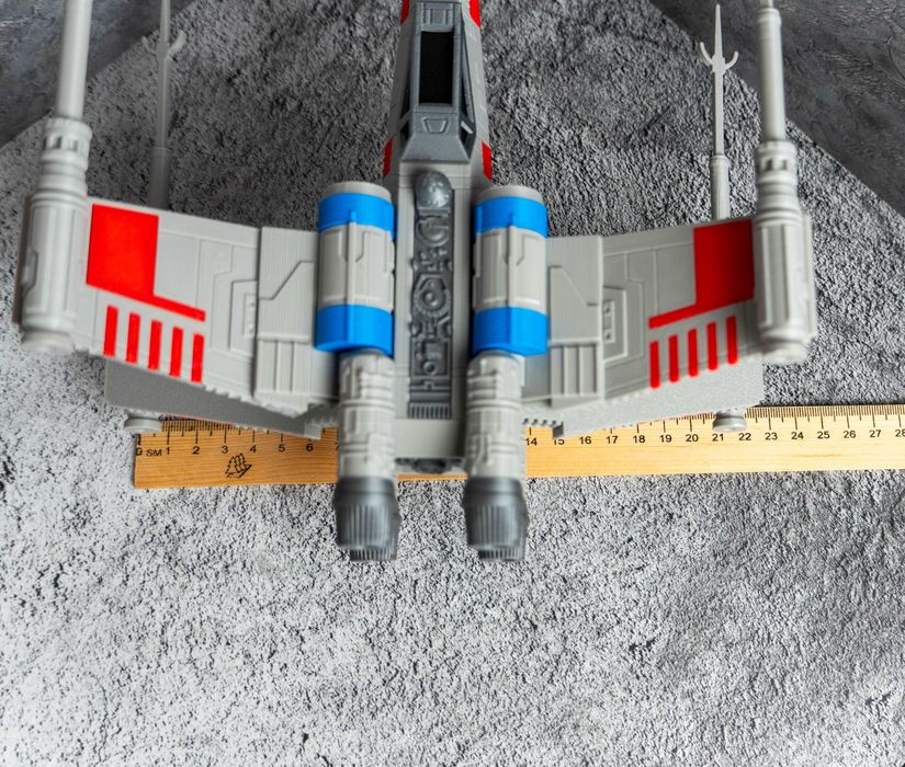 X-Wing - легендарный истребитель из саги "Star Wars" (Звездный Войны)