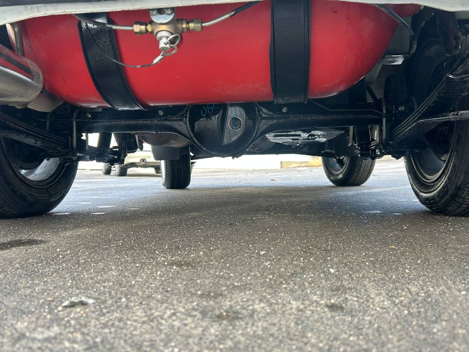 Damas srochni sotiladi