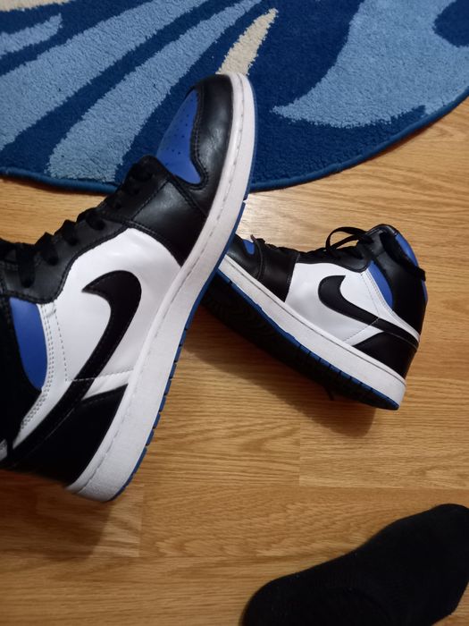 Vând  1Air Jordan 1 Retro High OG ROYAL TOE