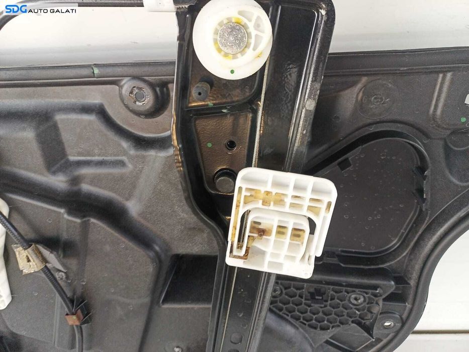 Macara Electrica pentru Geam Sticla de pe Usa Portiera Stanga Fata Fiat Freemont 2008 - 2016 Cod 963185 [L1237]