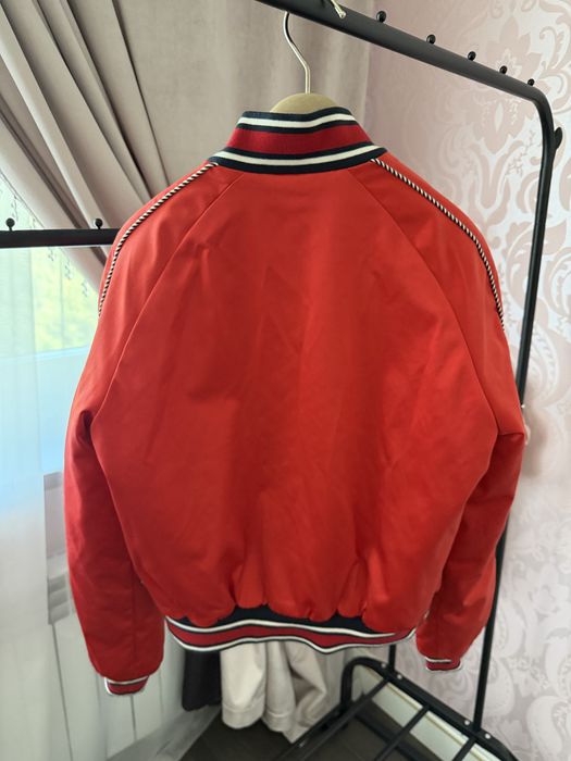 Tommy Hilfiger бомбер красный