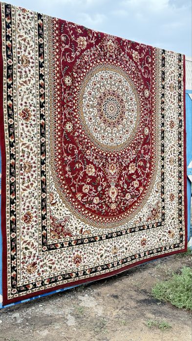 Продам ковёр в отличном состояний.