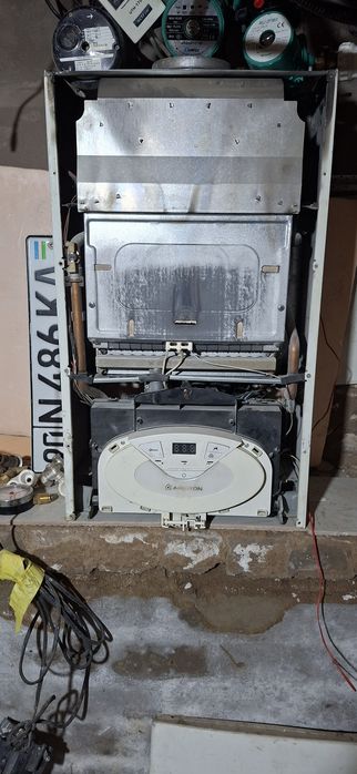 Кател настеный б/у