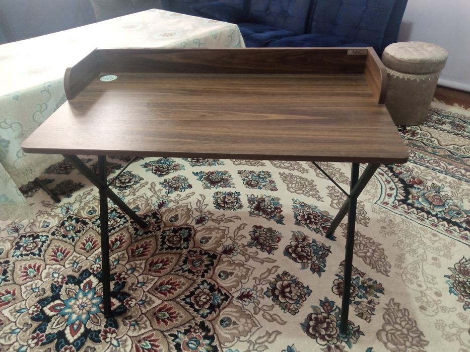 Продается стол письменный