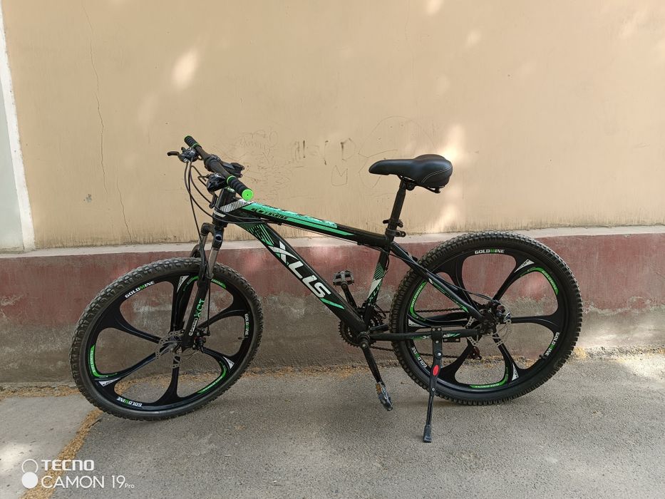 Продается скоростной велосипед 26 всё работает сел поехал