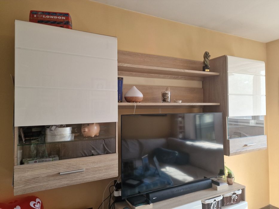 Спешно! Модулна холова секция бял гланц