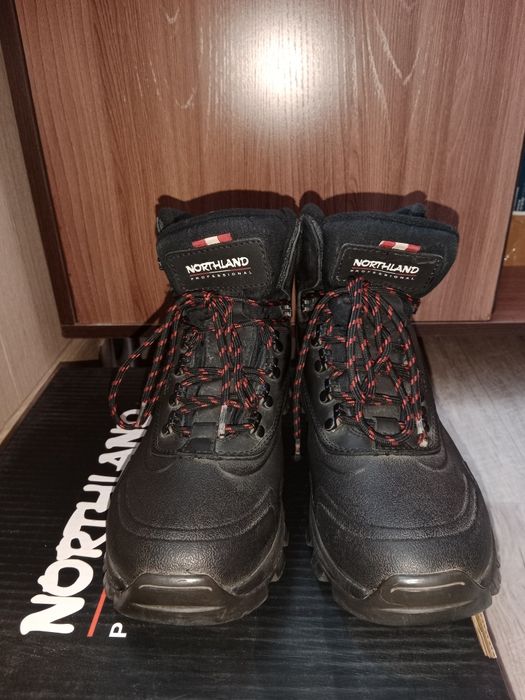 Продам обувь,вещи на мальчика 8-15 лет