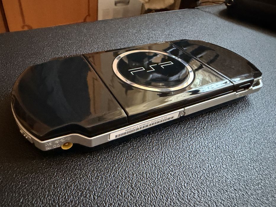 Sony PSP seria 3000 + 2 jocuri