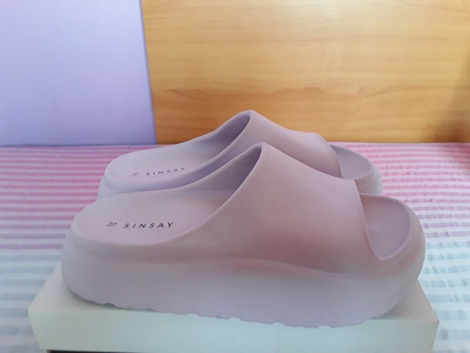 Vând Papucii Sinsay Mărimea 37  Italia