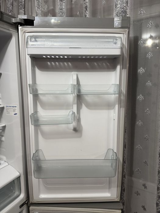 Холодильник SAMSUNG