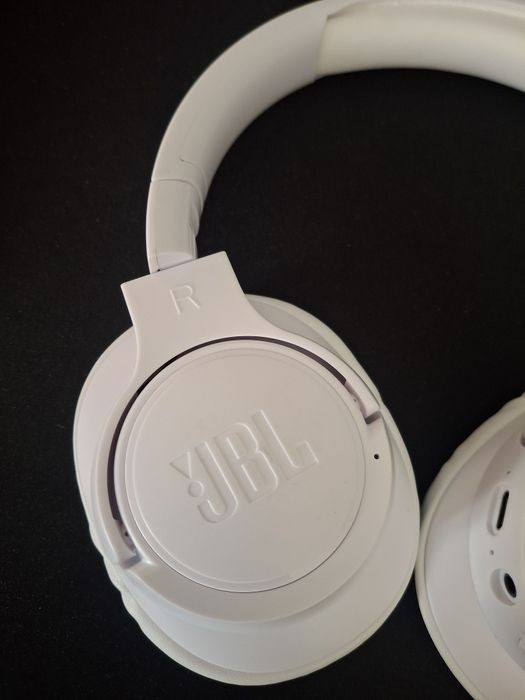 Casti over-ear JBL albe