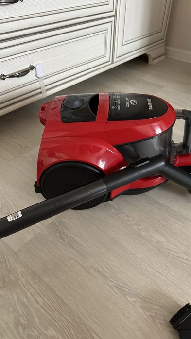 Пылесос Samsung 1600 w SC4520 красный