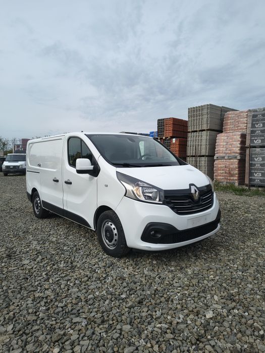 RENAULT Trafic 2017 — imagine 2