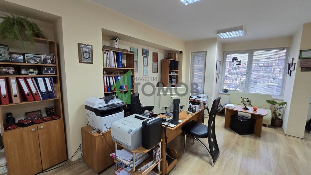Продава се Офис в Стара Загора, Център - 68 кв.м за 833 €/кв.м - Снимка #1