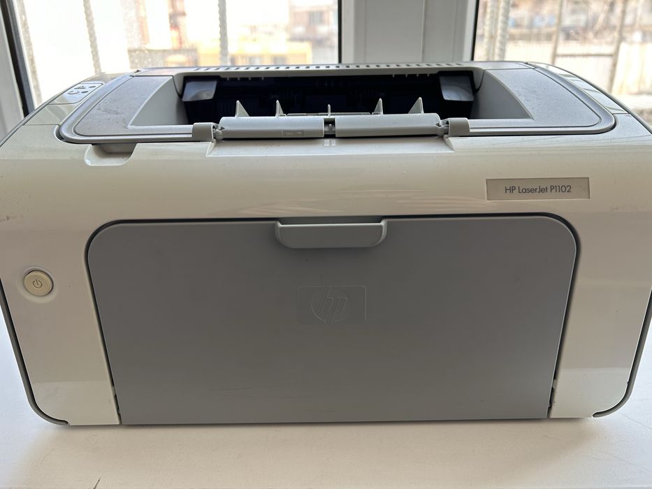 принтер HP LaserJet P1102 (лазерный)