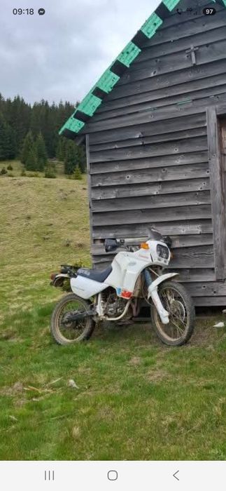 Se vinde ktm 250 în 4 t la pachet cu o aprilia tuareg de 50 !!