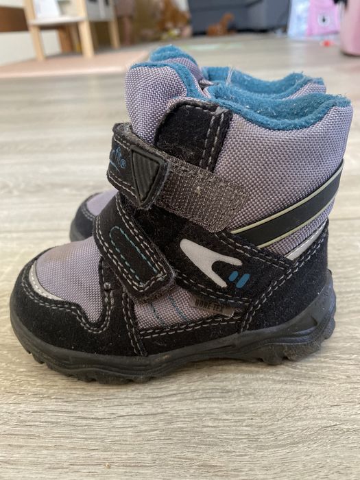 Ghete Superfit mărimea 21