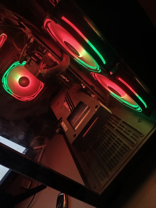 Vând PC Gaming funcțional