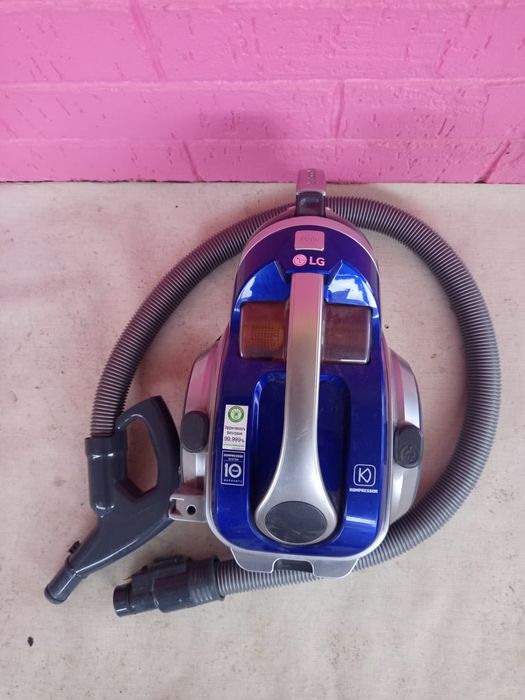 Продаётся пылесос LG