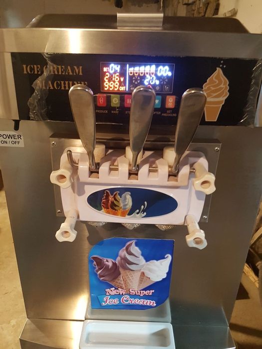 Мороженный аппарат 220V