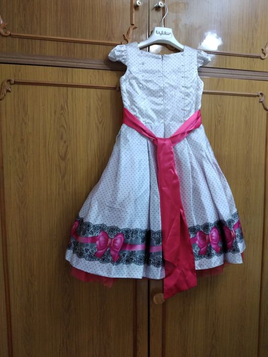 Нарядное платье  для  девочек