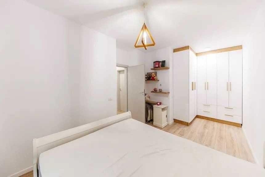 Proprietar inchiriez apartament 2 camere XCity Tower