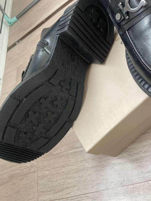 Ботинка зимняя новая