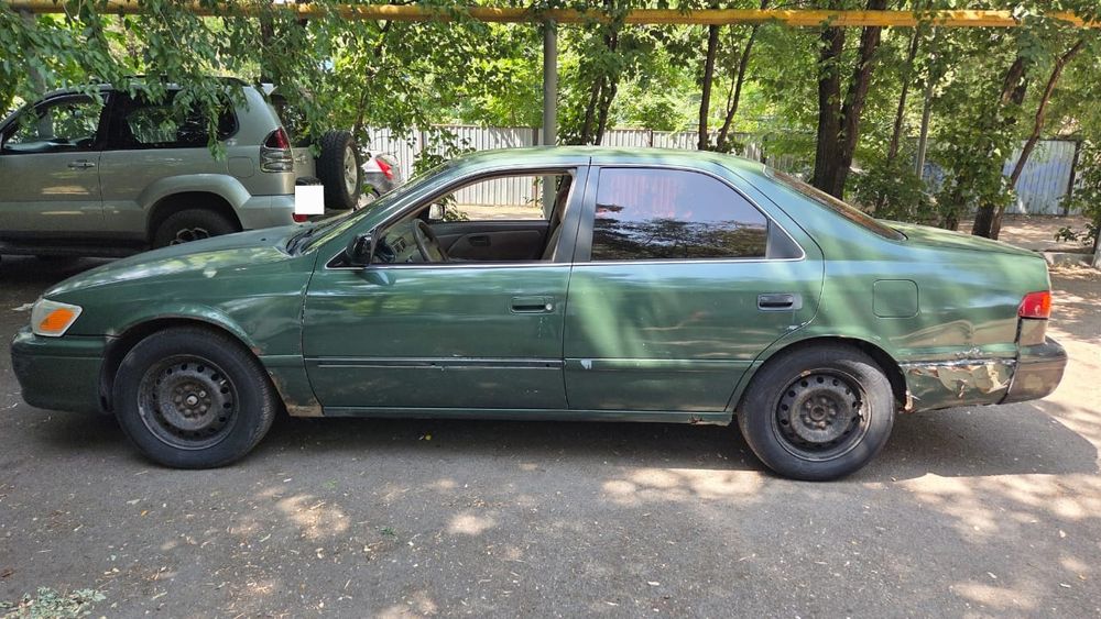 Toyota Camry 25 машина