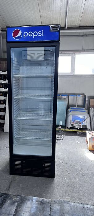 Vitrina frigorifica verticala cu o usa