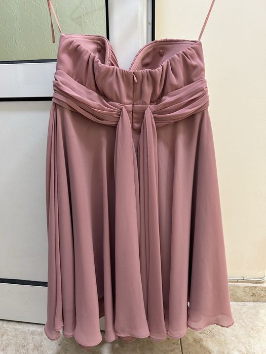 Продавам официална рокля