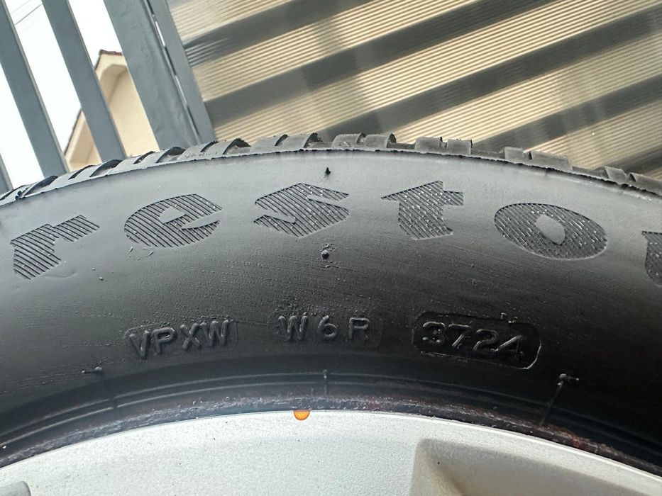 Vând set Jante cu cauciucuri iarna M+S 205/60/16